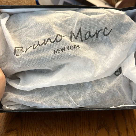 Bruno Marc New York Gray Suede Men’s size 7.5. Never worn. - Picture 7 of 8